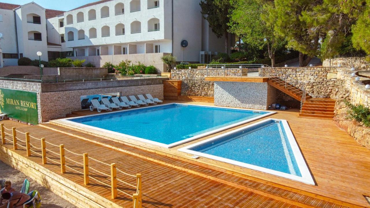 Hotel Miran Pirovac Exterior photo