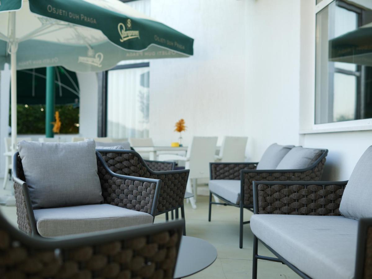 Hotel Miran Pirovac Exterior photo