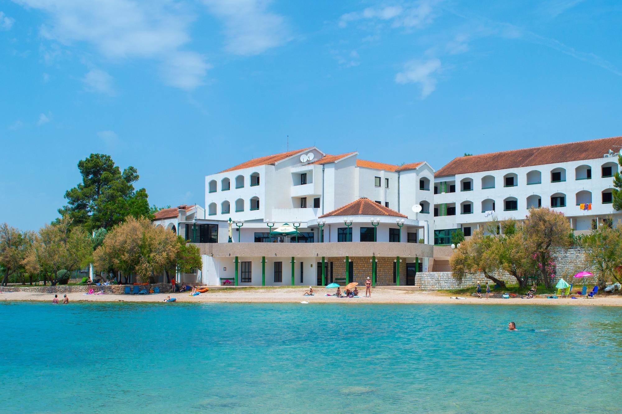 Hotel Miran Pirovac Exterior photo