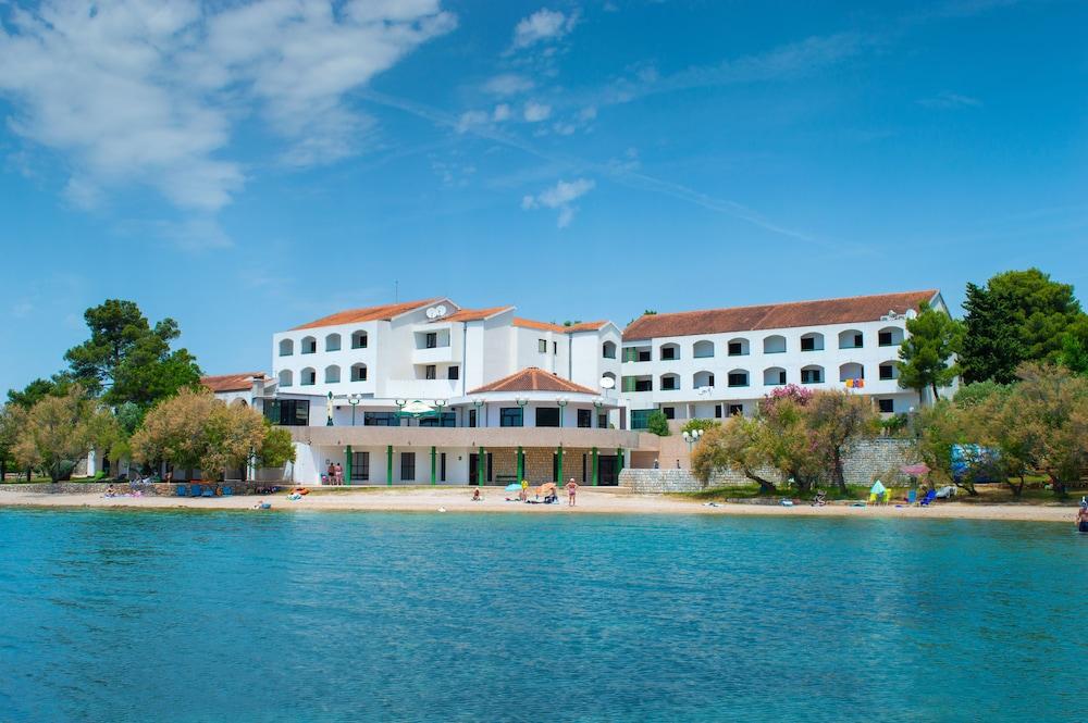Hotel Miran Pirovac Exterior photo