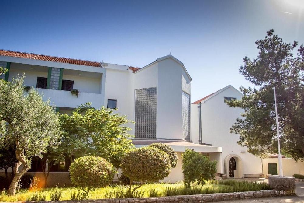 Hotel Miran Pirovac Exterior photo