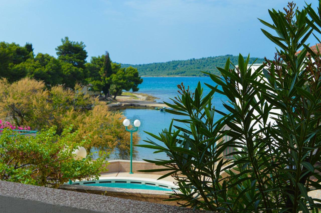 Hotel Miran Pirovac Exterior photo